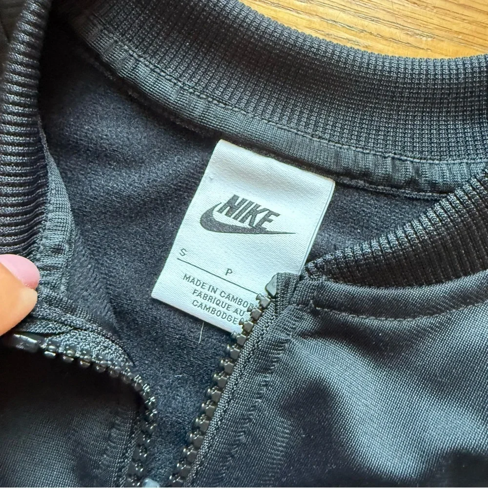 Nike kids track